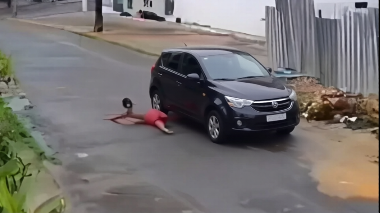 Cena chocante na Zona Leste: mulher é jogada de carro em movimento e fica gravemente ferida no Jorge Teixeira