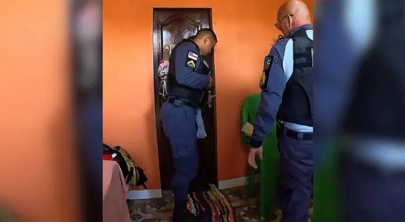 Polícia arromba porta e salva bebê de 1 ano feito refém pelo próprio pai em Coari